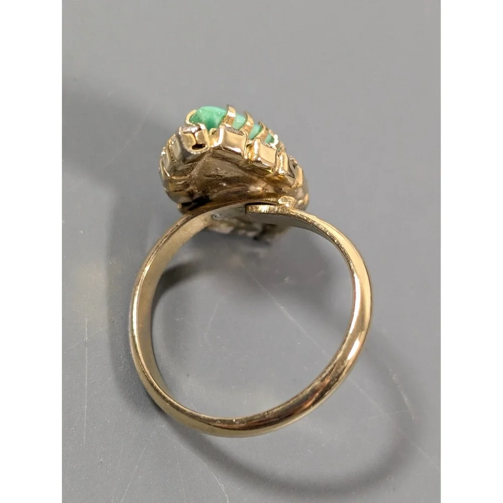 Vintage Green Art Glass Rhinestone Cocktail Ring Gold Tone Size 6.5 Statement